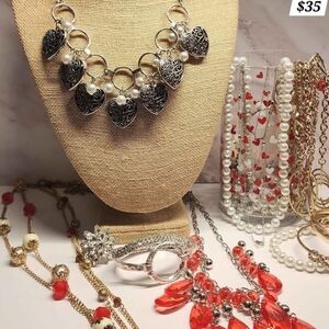 Elegant Black and Silver Heart Necklace